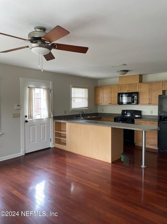 Photo - 1342 N Laura St