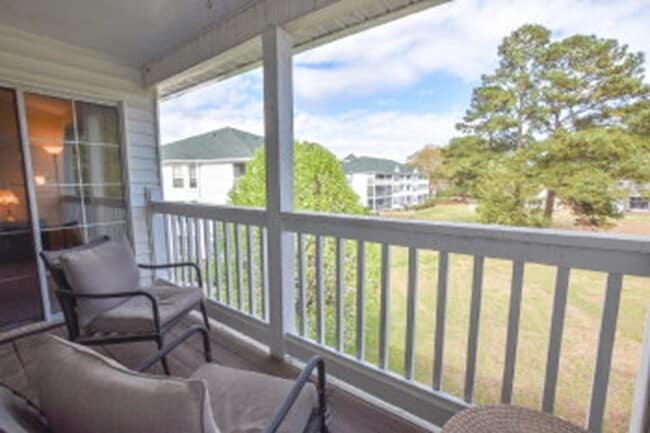 Photo - 770 Charter Dr