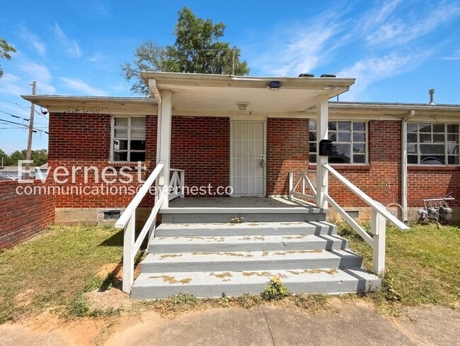 Building Photo - 1000 4th Ave W Unit 4