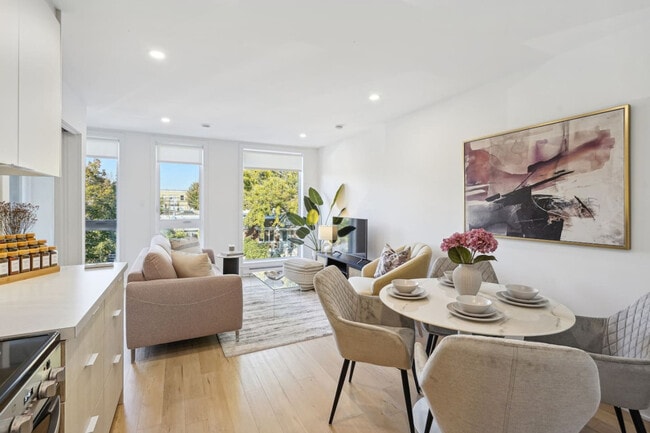 Building Photo - 2118 Rue Bercy