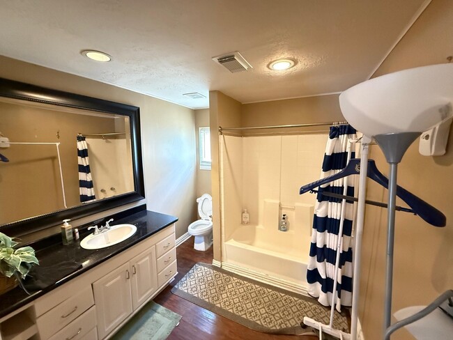 Photo - 5239 Kiam St