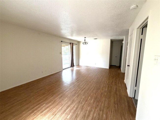 421 Live Oak St