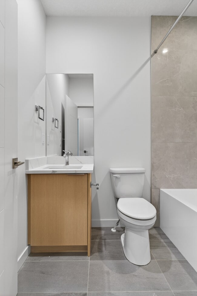 Photo - 12847 103 St NW Unit 1