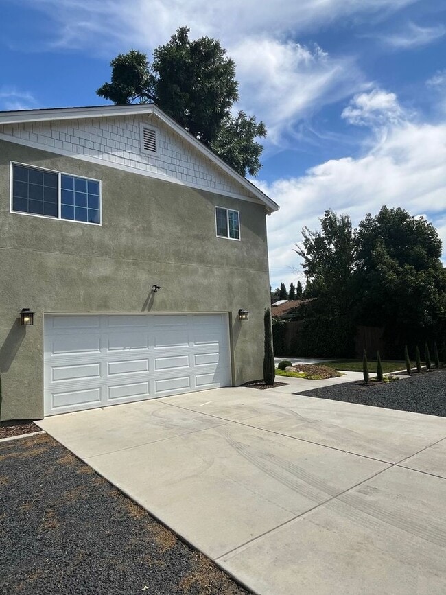 Photo - 1129 Stewart Ave