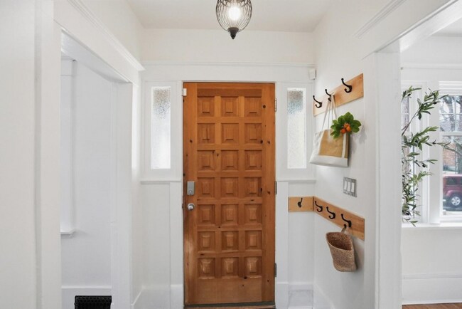 Photo - Charming and spacious 3-bedroom, 1-bathroom property offering approximately 1,500 sq. ft. of comf...
