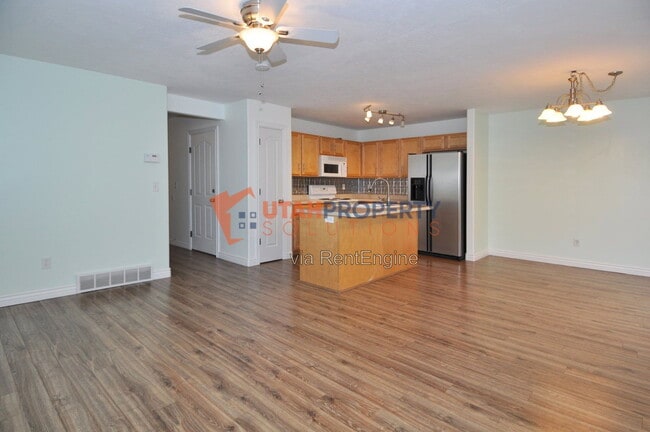 Photo - 6698 Balfour Ln W