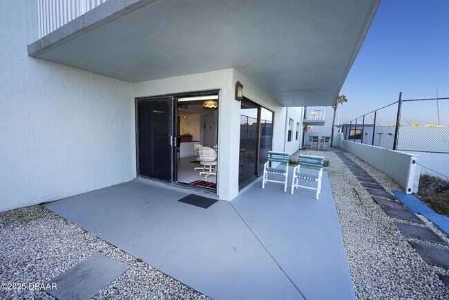 1571 S Atlantic Ave Unit 111