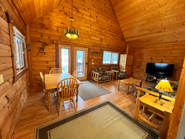 Photo - 207 Blossom Dr