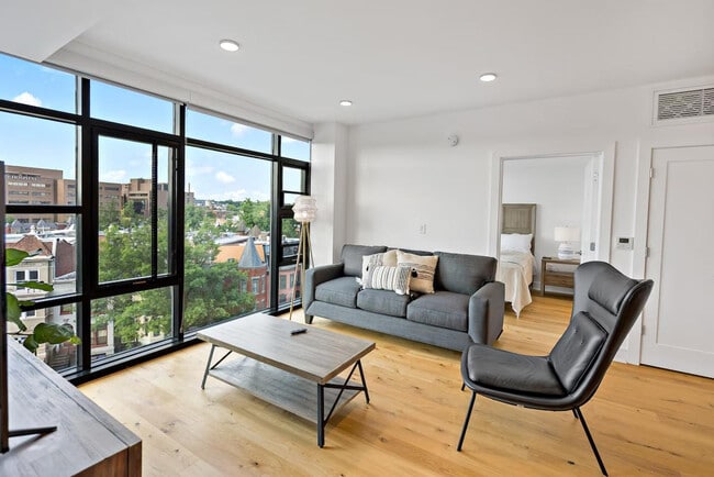 Photo - 635 S St NW Unidad ID1395441P