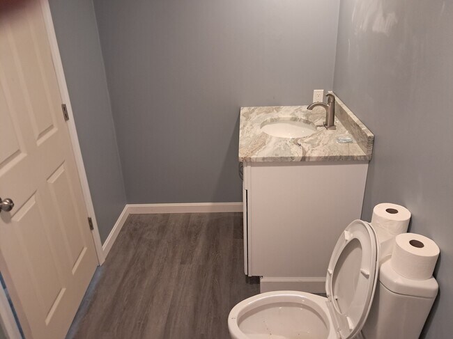 Bathroom 2 - 23 High St Unit 23 B