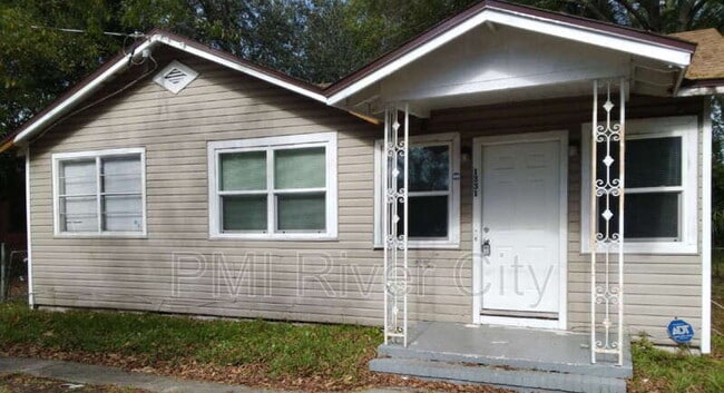 Building Photo - 1331 W 25th St