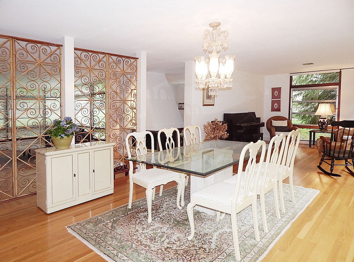 Photo - 1551 Commonwealth Ave