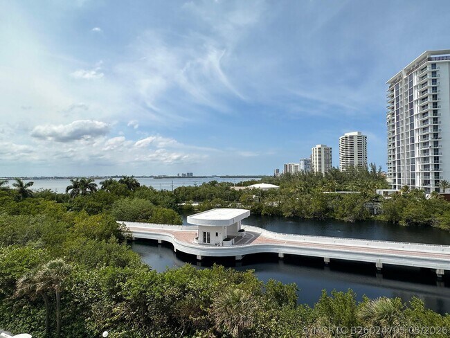 Building Photo - 4200 N Ocean Dr Unit 2-506
