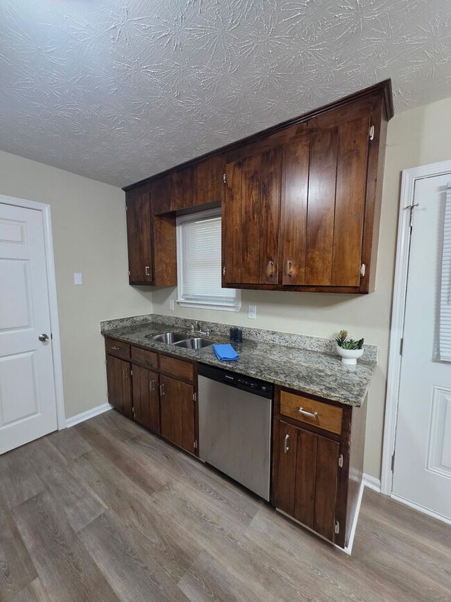 220 Big Oak Cir