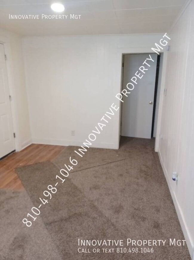 Photo - 1077 W Bergin Ave