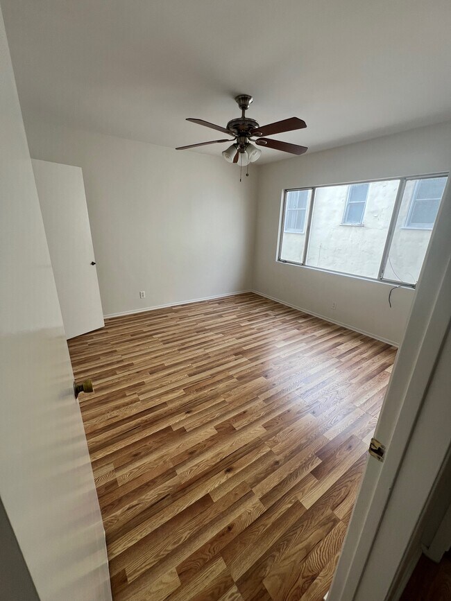 Photo - 143 S St Andrews Pl