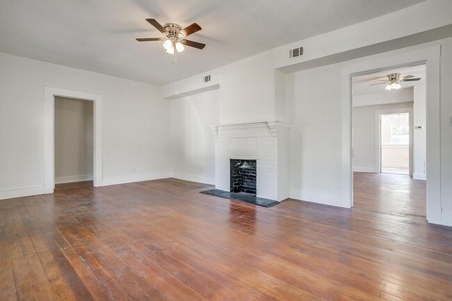 Photo - Large Newly Remodeled Home in Historic Fairmont- 4 Bedroom, 2 Bath- 76104