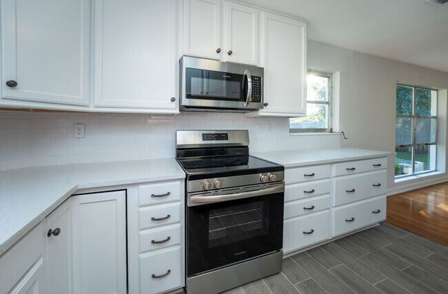 Photo - Gorgeous 3/2 Home