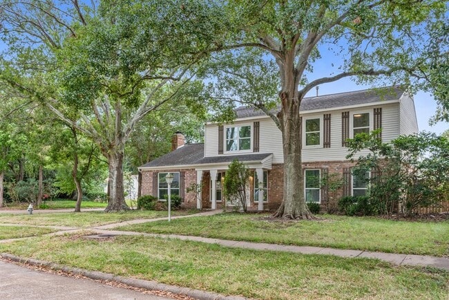 1926 Lantern Ln