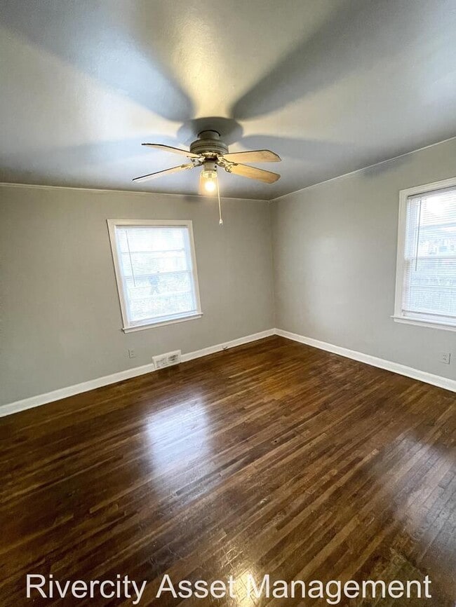 A Must See Duplex, Comes With New Fridge!!!!!