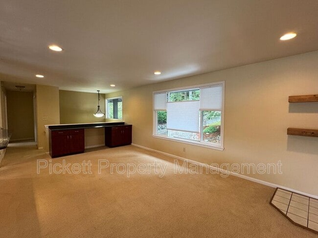 Photo - 414 Kingsway NW