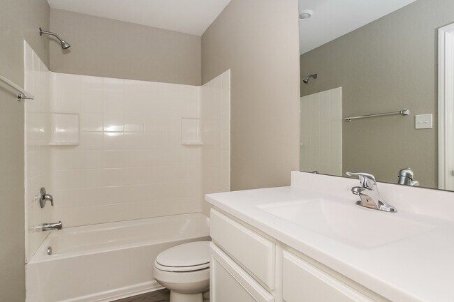 Photo - 25245 Dickens Dr