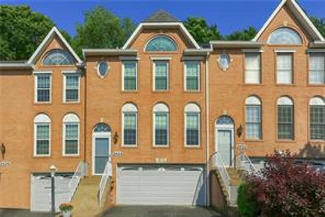 Building Photo - 3024 Estate Dr