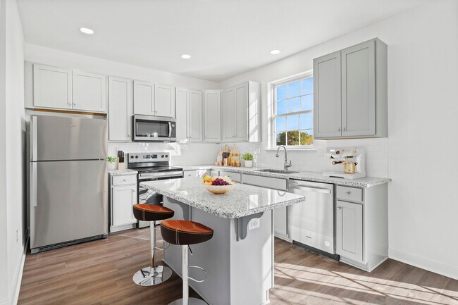 Photo - 960 Lorewood Grove Rd