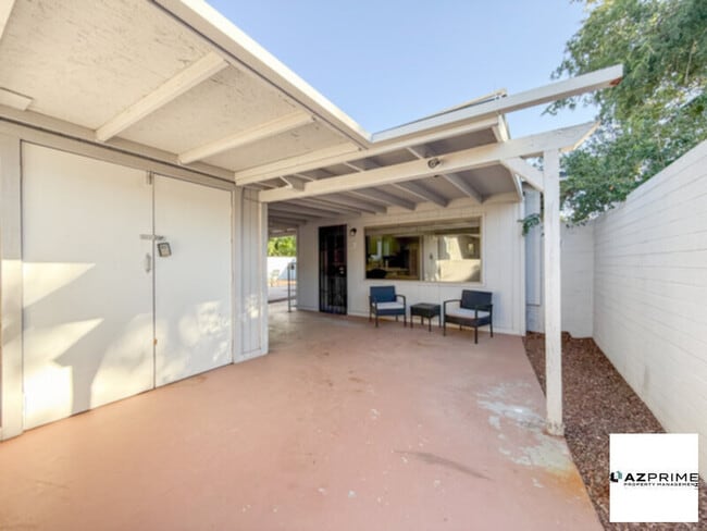 Photo - Furnished 1/1 Phoenix Triplex Unit - Comfort & Convenience!