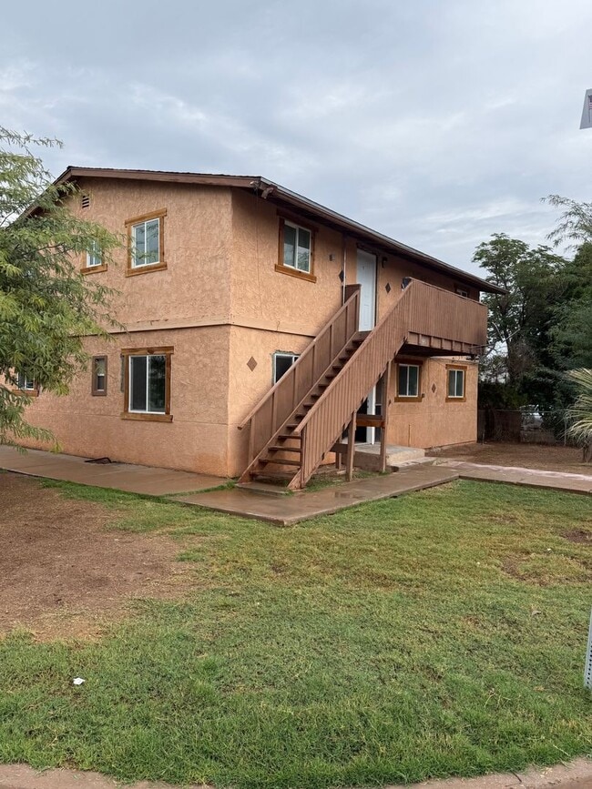 Building Photo - 232 W Barbara St Unit Apt D