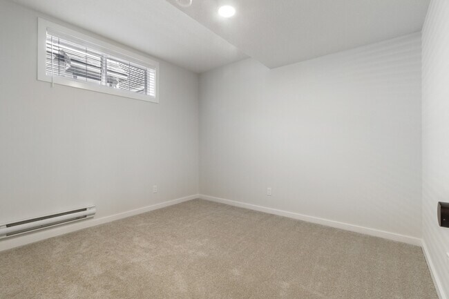 Photo - 20939-20925 25 Ave NW