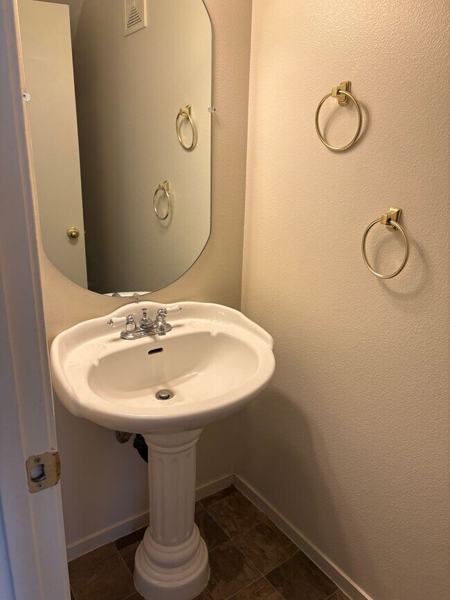 Photo - 137 Dayton Village Pkwy Unidad D