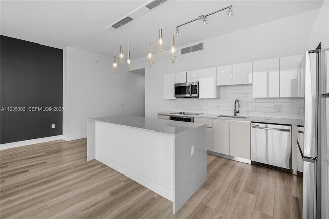 Photo - 101 Diplomat Pkwy Unit 2610