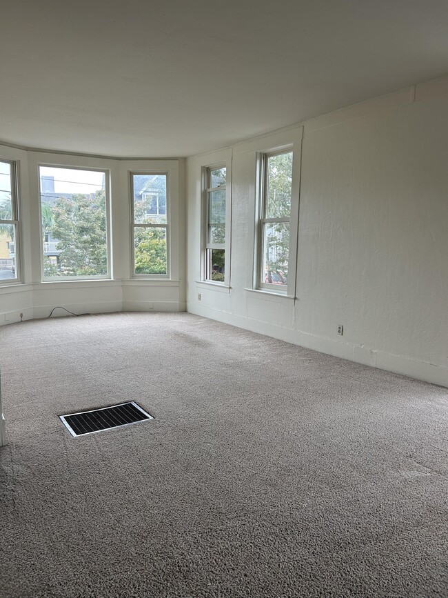 Photo - 511 Broadway