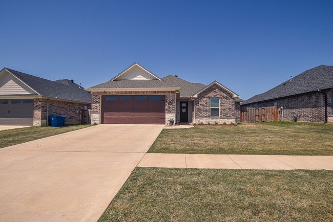 Photo - Stunning 3 bedroom 2 bath rental in Whitehouse! – A Must-See!