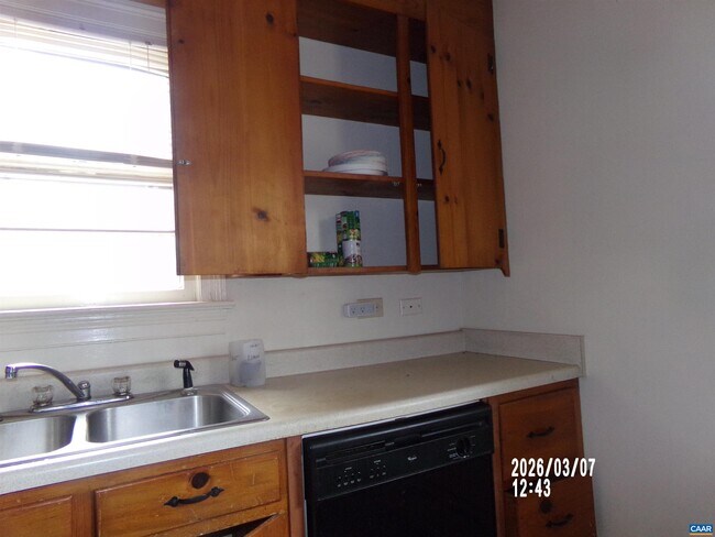 Photo - 127 Buckingham Cir