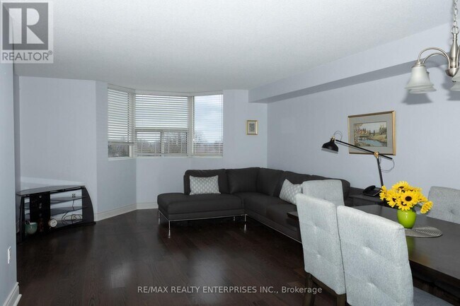 Photo - 3845 Lake Shore Blvd W Unité #406