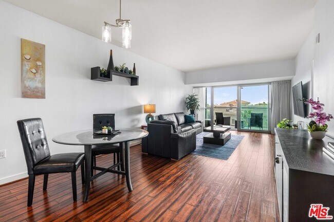 Photo - 13700 Marina Pointe Dr Unit 510