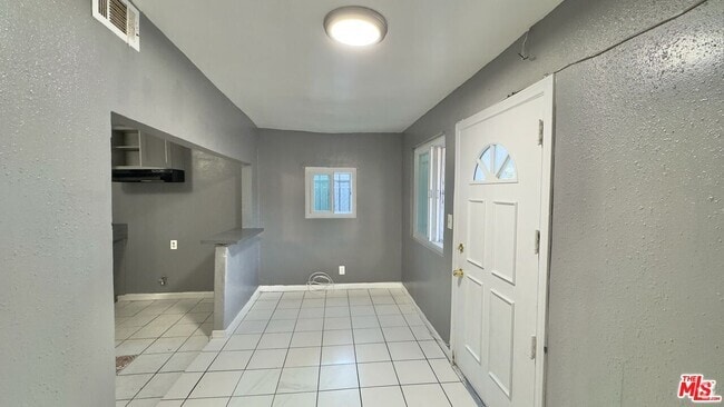 Building Photo - 4052 W 103rd St Rental
