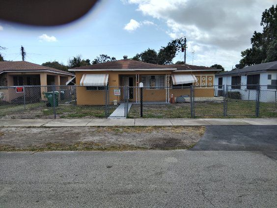 Building Photo - 1960 NW 57th St Rental