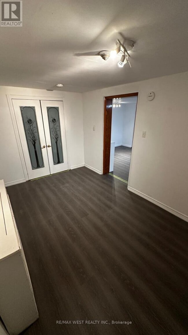 Photo - 93 Windermere Ave