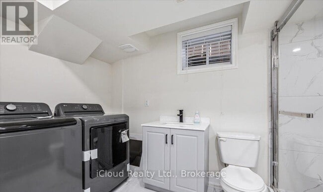 Photo - 833 Farmstead Dr