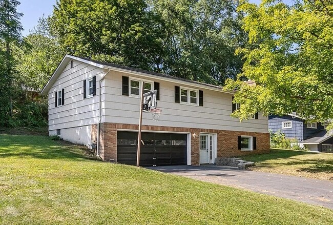 Building Photo - 115 Margo Ln