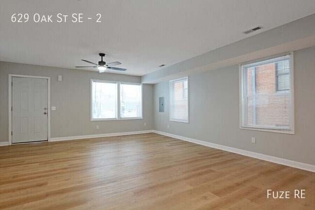 Photo - 629 SE Oak St Unit 2