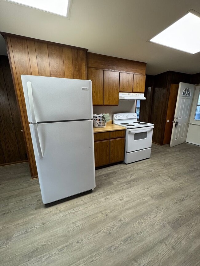 111/111.5-1115 S Oak St Unit 111 S. Oak St