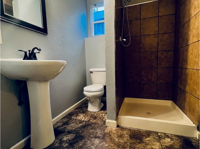 Photo - 5423-5425 E 27th St Unidad 5425