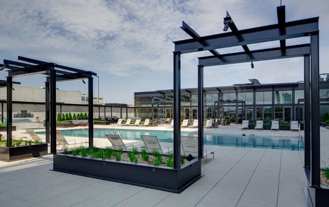 Photo - 800 W Blackhawk St