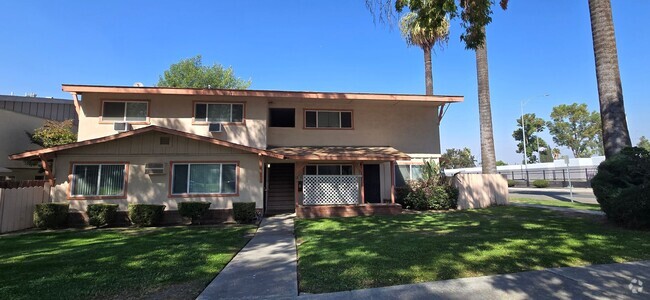 Building Photo - Taylor 4-Plex (25278) (DD) Unit Downstairs Rental