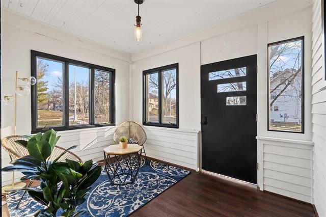 Photo - 504 W Seerley Blvd