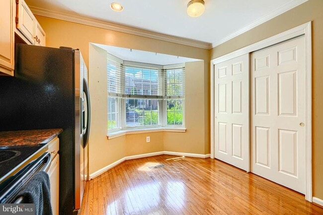 Photo - 30 Old Forge Ct